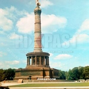 Berlin Siegessaule Victory Column Grossen Stern im Grossen Tiergarten Berlin June 1939 Germany
