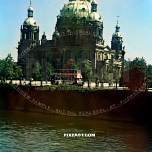 Berliner Dom. Berlin Cathedral. Berlin raucht Juno. Bus in front of the Spree river. Berlin Germany 1941.