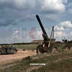Captured Russian Artillery Cannon beside Ustiluh, Ukraine, 1941, 94. Infantry Division, Staff car,