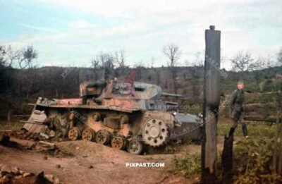 Destroyed Panzer Pz.Kpfw.III Ausf F. 3.Coy/I Abt/ Pz.Rgt 35. Stary Bychow on the Dniepr on 4/7/1941