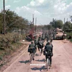 French Somua S-35 Medium Panzer Tank, german bike troops, France, 1940, 4th Panzer Division