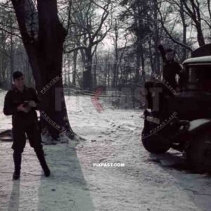 German Flak soldiers truck lorry snow winter Paris France 1940 camera kamera lazy stretching funny humour