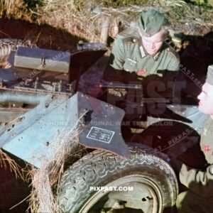 German PAK 36 cannon gun crew ready sight. 43rd Panzerjager Battalion. 8. Panzer-Division. CHOLM POCKET. August 1942