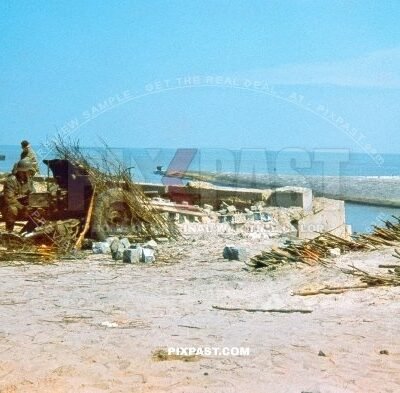 German PAK artillery cannon positioned on the Normandy coast towards England. France 1940