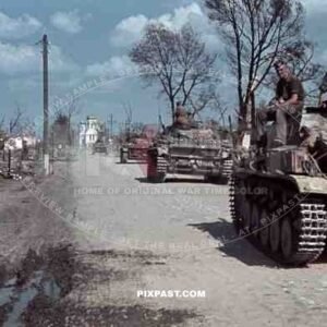 German Panzer 3 1st Battery, 75th Panzer Artillery Reg, 3rd Panzer Div Stary Bychow on the Dniepr on 4/7/1941