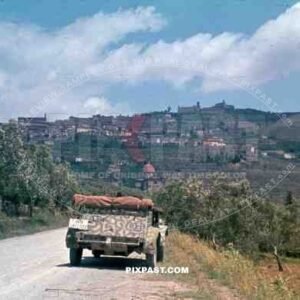 German VW Kübelwagen 82 Jeep in Tropical Camo Paint, Tuscany, Italy, 1944, 26th Panzer Divisions