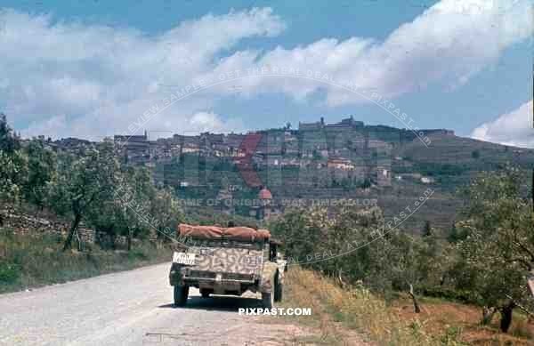 German VW Kübelwagen 82 Jeep in Tropical Camo Paint, Tuscany, Italy, 1944, 26th Panzer Divisions