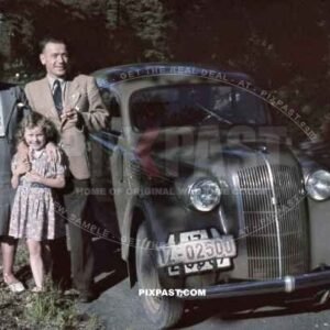 German family from Rheinprovinz touring with their Opel Kadett Model 1937. kennzeichen IZ-02500