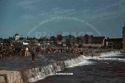 German infantry crossing River Ros, Bila Zerkwa Ukraine 1941, White Church. 9. Infantry Division.