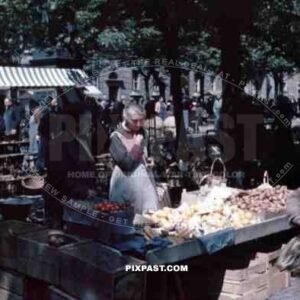 Heidelberg marktplatz Germany 1938 Market Square, selling fresh food