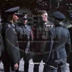 Hungarian officer talking to german Wehrmacht officers, Hungary 1943