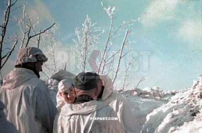Infantry in winter camo. 285. Sicherungsdivision. Gruppe Scheer. Inf. Regiments 322. Leningrad Front. Gankovo. 1941