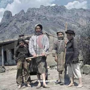 Kids in Dachne, Crimea 1942
