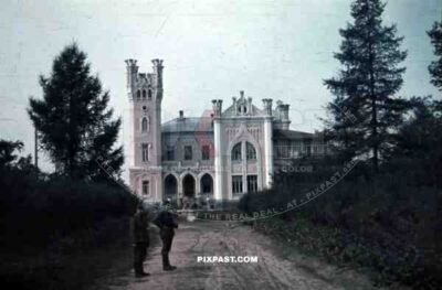 Klintsy. Villa Sapozhkova, Вьюнки. Вилла Сапожкова, Bryansk 1941, 10th Motorised infantry division repair werkstatt