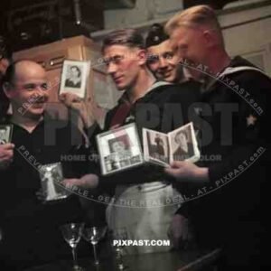 Kriegsmarine seaman showing pictures of their sweethearts, french Atlantic coast 1941