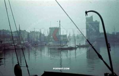 La Rochelle, France, Frankreich, 1941, Harbour Gate, tower St.-Nicolas, tower de la Chaine, 22nd Panzer Division.