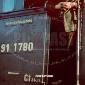 Locomotive train driver of the Deutsche Reichsbahn No. 911780 from Rbd Hannover Gt 34.15 Dresden Hauptbahnhof 1942