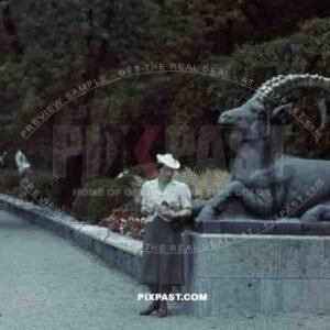 Munich, Zoo, 1939, Ibex statue, zoo entrance,