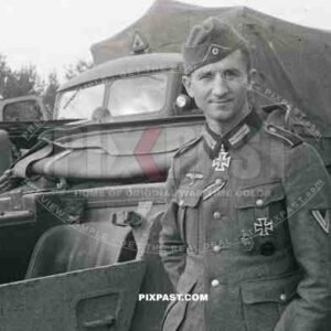 Obergefreiter Richard Gambietz Ritterkreuztrager. Stabskompanie Schutzen Regiment 93. Russia 1942