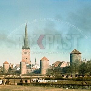 Olaikirche Church in Reval Estland. Platz der Turme. Tallinn, Estland Estonia 1943