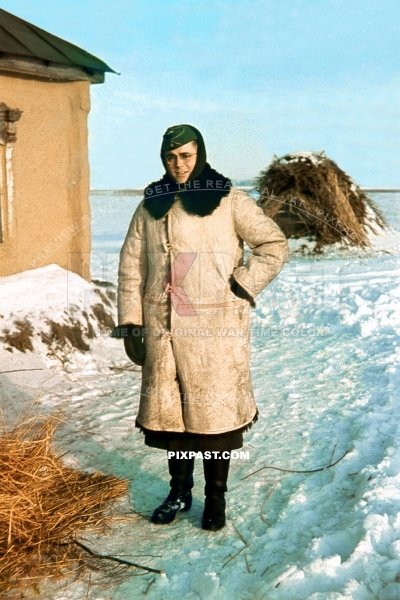 Portrait of Hauptmann Heinz Jarmer in full winter uniform. Russia winter 1942. 3. Panzer Brigade, Nachrichtenzug Abt. 1A