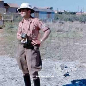 R.A.D. German War Reporter Kriegsberichter in South of France 1943. Wearing Tropical RAD helmet and Contax camera