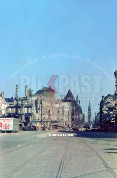Rathaus Strasse. Direction Alexander Platz, Georgen Kirche. Berlin 1946