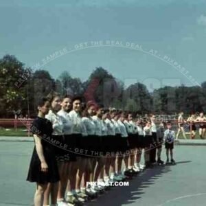 Roller Skate team; Frankfurt am Main / Hessen 1942. Brentanobad in Rödelheim