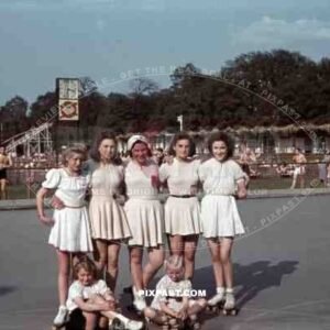 Rollerskating team at the Brentanobad in Frankfurt (Main), Germany ~1938