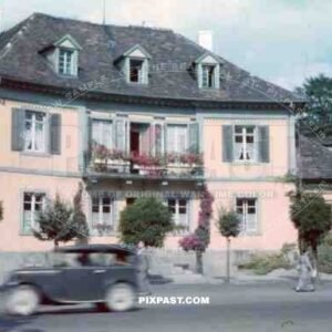 Salinengebaude Rathaus in Bad Durrheim 1936, old timer vintage car