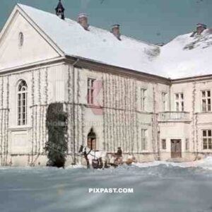 Tarnobrzeg, Polen, Poland 1941. Castle Schloss Dzików. Used by german army officers. Snow Winter Sled, guard box