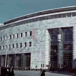 The Palazzo delle Regie Poste in Naples, designed by Giuseppe Vaccaro, 1937. Italian, Post, Office, old cars.