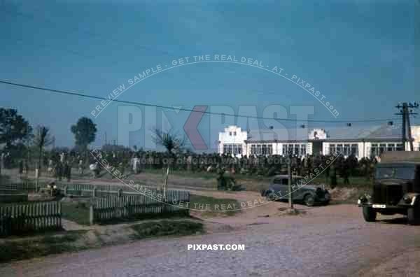 Ustiluh, Ukraine, Summer 1941, Invasion, Partisanen, Schulgebäude, School house, 94. Infantry Division,