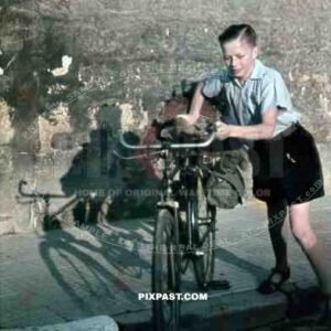 WW2 color Stuttgart 1939 boy pimp bike bicycle school bag