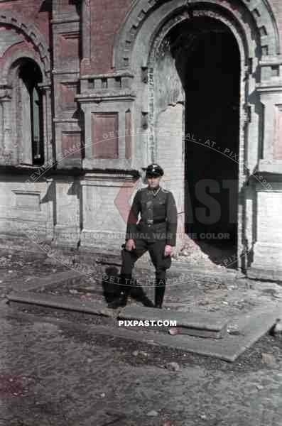Waffen SS soldier in front of the Lazarevskaya church ruin in Sevastopol, Crimea 1941