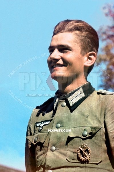 Wehrmacht officer of the 59th Reconnaissance Battalion. 8th Panzer Division. Russia August 1942. Green Jager pipping
