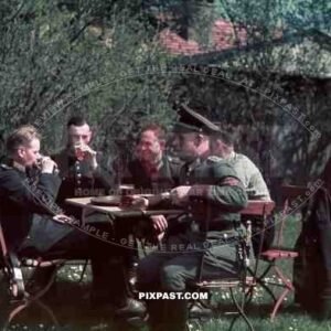 field police drinking beer trainning dagger kar98 uniform 1939