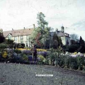 garden behind St. Mary´s church in Cleobury, England ~1944