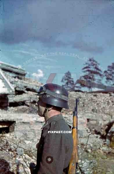 guardsman with rifle, Latvia 1943