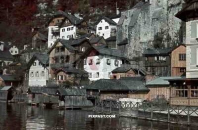 houses at the Hallstätter See in Hallstatt, Austria 1940