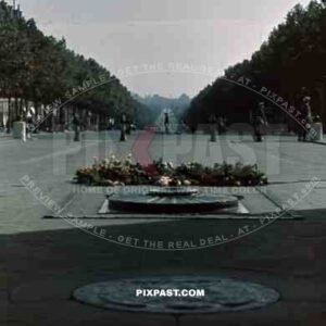 memorial of the unknown soldier in Paris, France ~1940