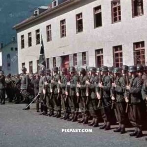 mountain troopers at the parade ground in Landeck, Austria 1941, Pontlatz Kaserne