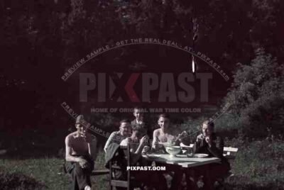 rad solders eating soup 1938 germany
