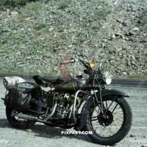 returning american soldier´s indian motorcycle, USA, 1945