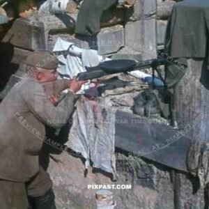 russian militia with a russian MG at the base between Bryansk (Russia) Konotop (Ukraine) 1944, DP28 Light Machine Gun