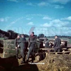 schwere Flak-Abteilung 390, 88mm flak, Luftgau XVII,Bremen-Vegesack, 1943, 8. Flak-Division, Luftwaffe men resting.
