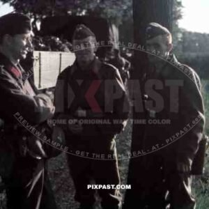 schwere Flak-Abteilung 390, 88mm flak, Luftgau XVII,Bremen-Vegesack, 1943, 8. Flak-Division, Luftwaffe men resting.