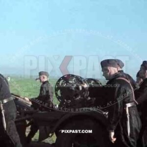 schwere Flak-Abteilung 390, 88mm flak, Luftgau XVII,Bremen-Vegesack, 1943, 8. Flak-Division, Luftwaffe pushing trolley