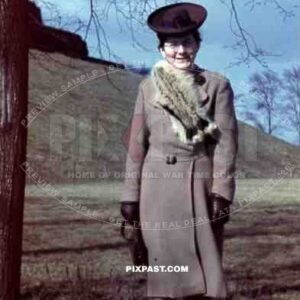 woman with fur coat and big hat at the Völkerschlachtdenkmal Leipzig, Germany, 1940