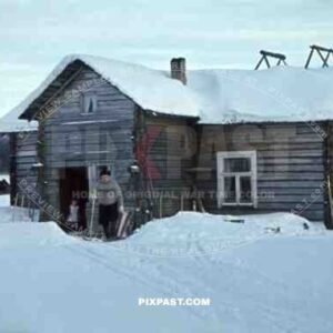 wooden cabin in Finland 1944